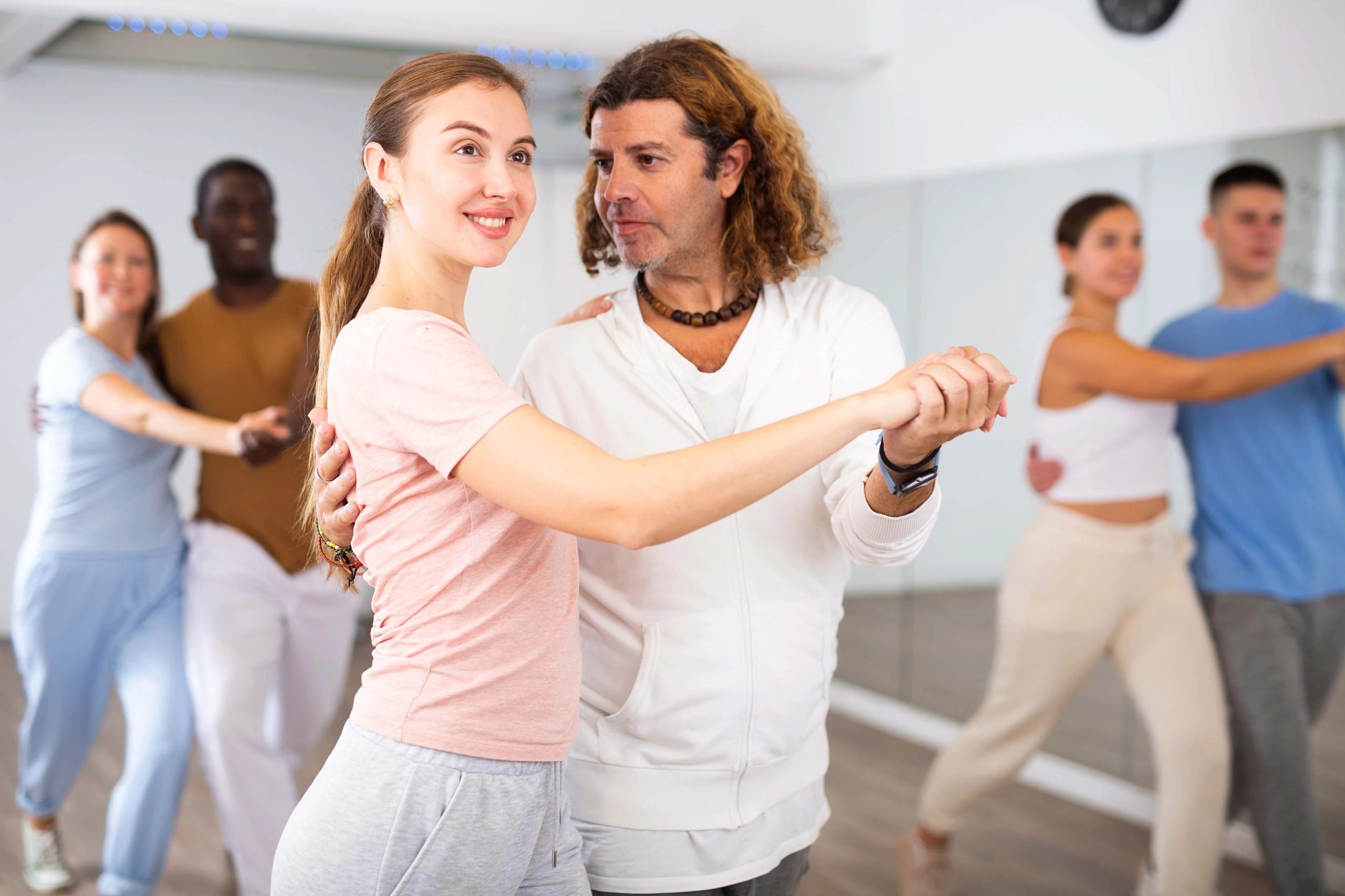 Erwachsenes Tanzpaar bei der TIF Tanzschule Frankenthal