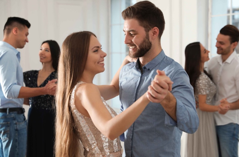 Erwachsenes Tanzpaar in der TIF Tanzschule Frankenthal